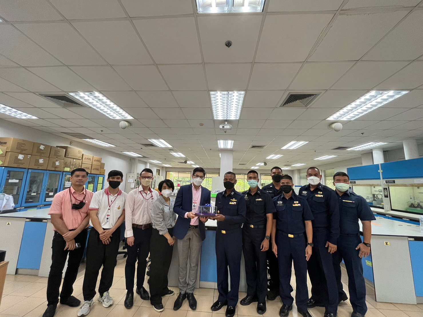  Government officials and related people from Research and Development centre for Space and Aeronautical and Technology, Royal Thai Air Force. Honored to visit Environmental Health Laboratory